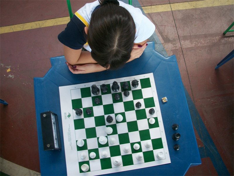 Tricampeão brasileiro de xadrez participa de jogo simultâneo com alunos,  pais e educadores em Porto Alegre